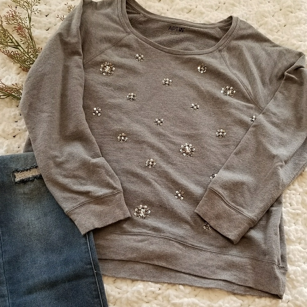 Apt 9 Jeweled Sweatshirt size Large - Picture 1 of 4